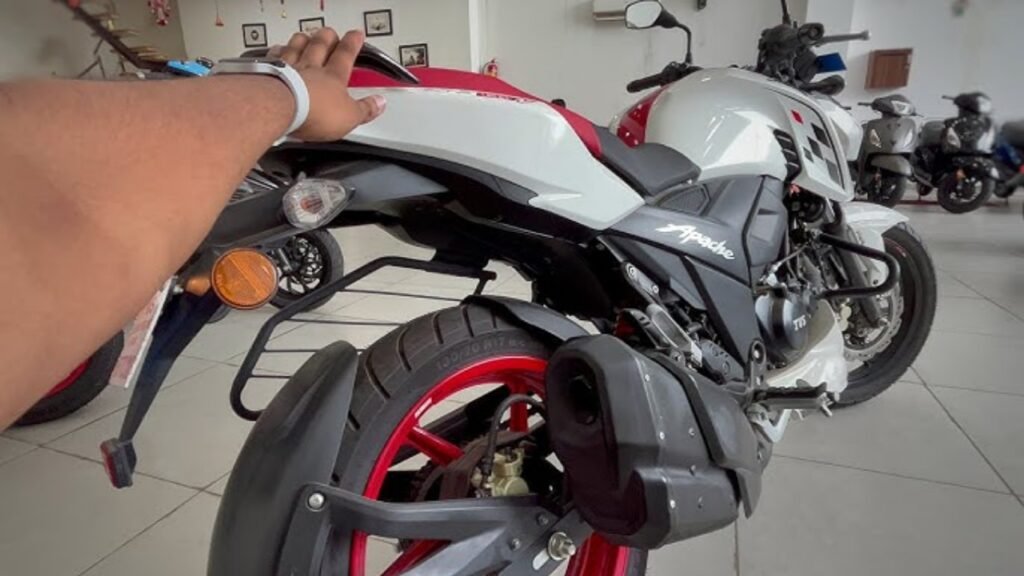 TVS Apache RTR 160 4V